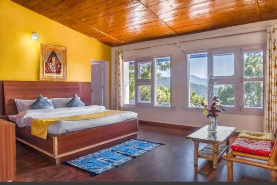 5 Bedrooms By Humble Stay Касаули Экстерьер фото